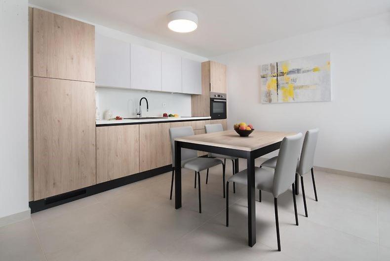 Edra Suite Apartment Umag Exteriör bild