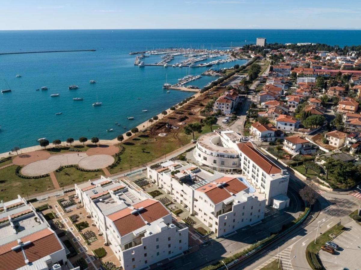 Edra Suite Apartment Umag Exteriör bild